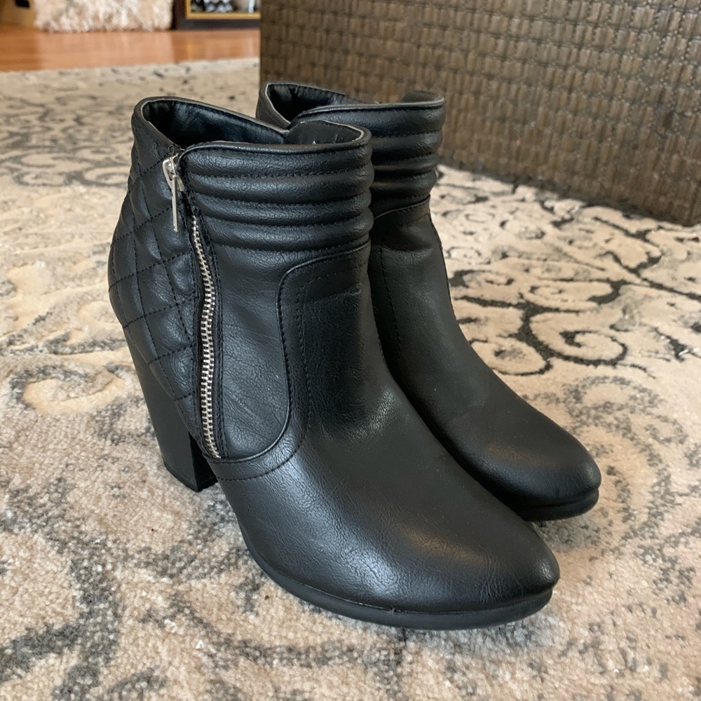 VASCO heel booties